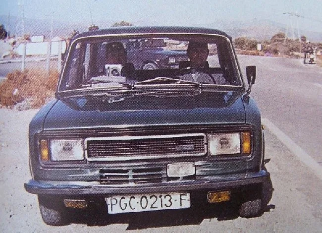 Seat 124 de la Guardia Civil usado como Radar móvil.
